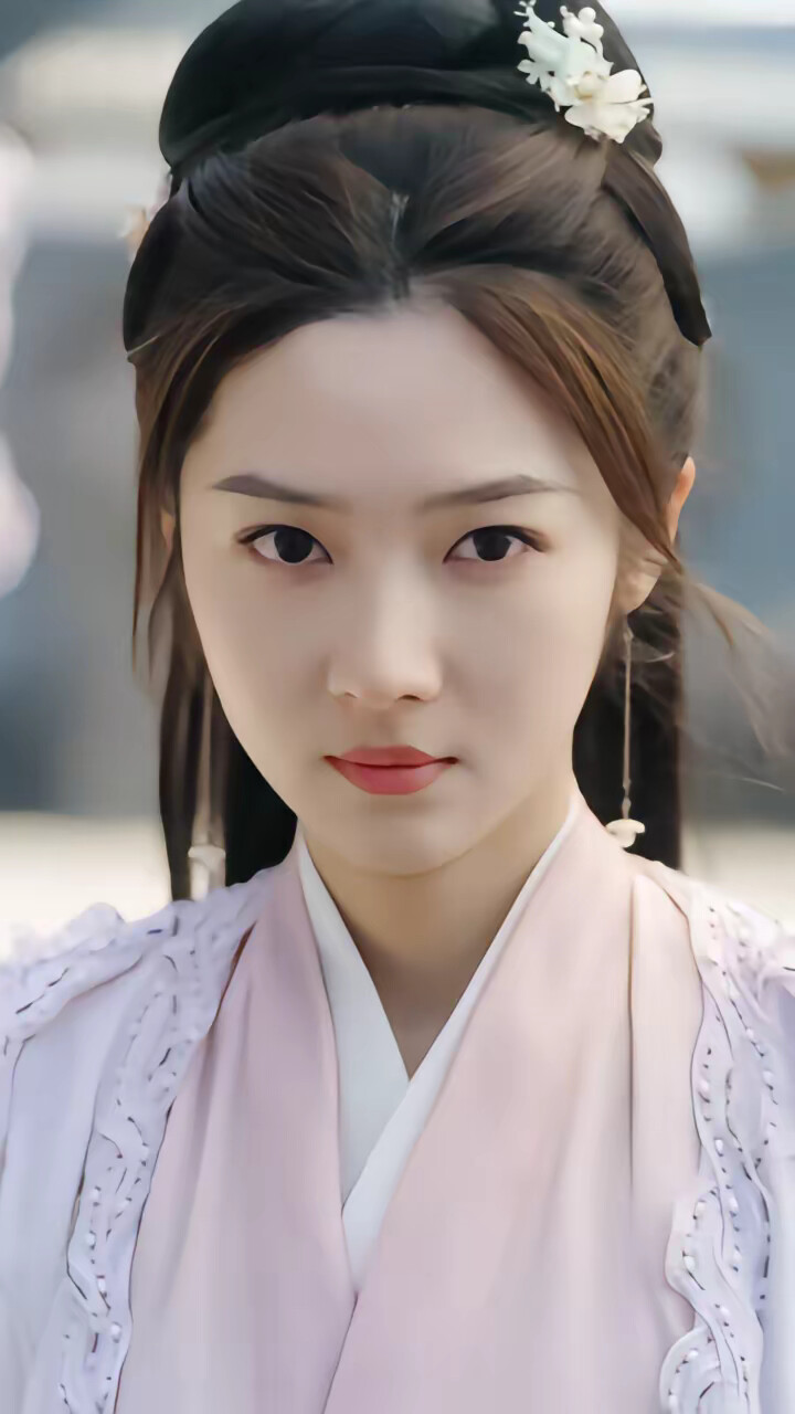 《清冷师兄不禁撩，师妹慢点跑》剧照