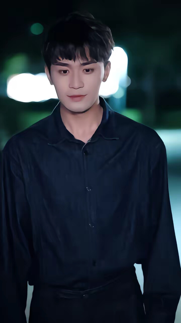 《荆棘吻过星辰》剧照