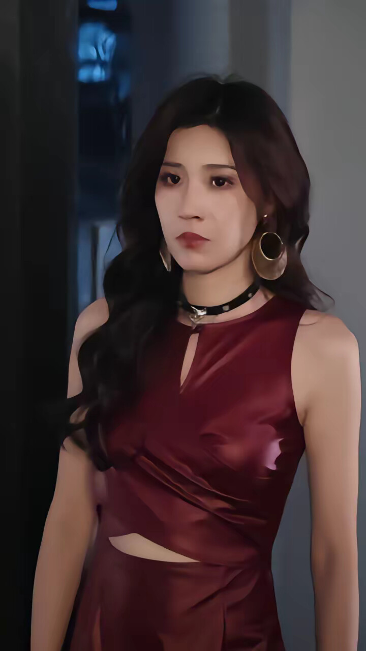 《女王归来输了全世界赢了你》剧照