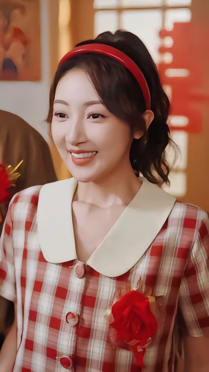 《重生八零带娃闪婚冷面厂长》剧照