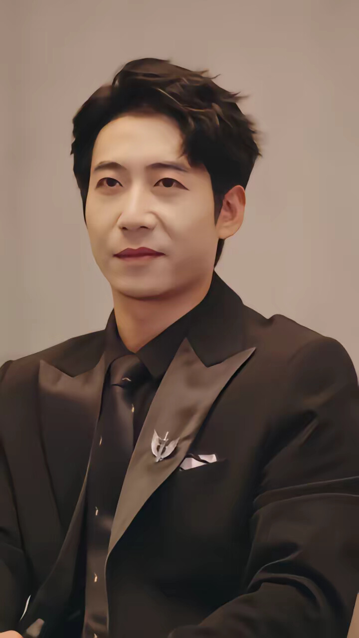 《寻宝奇缘，仓库的宝贝多的装不下了》剧照