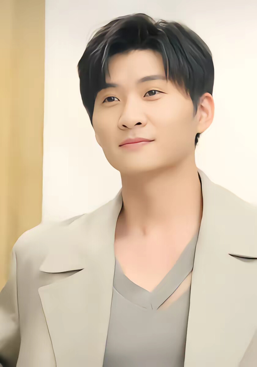 《重生后，我收养的偏执弟弟不装了》剧照