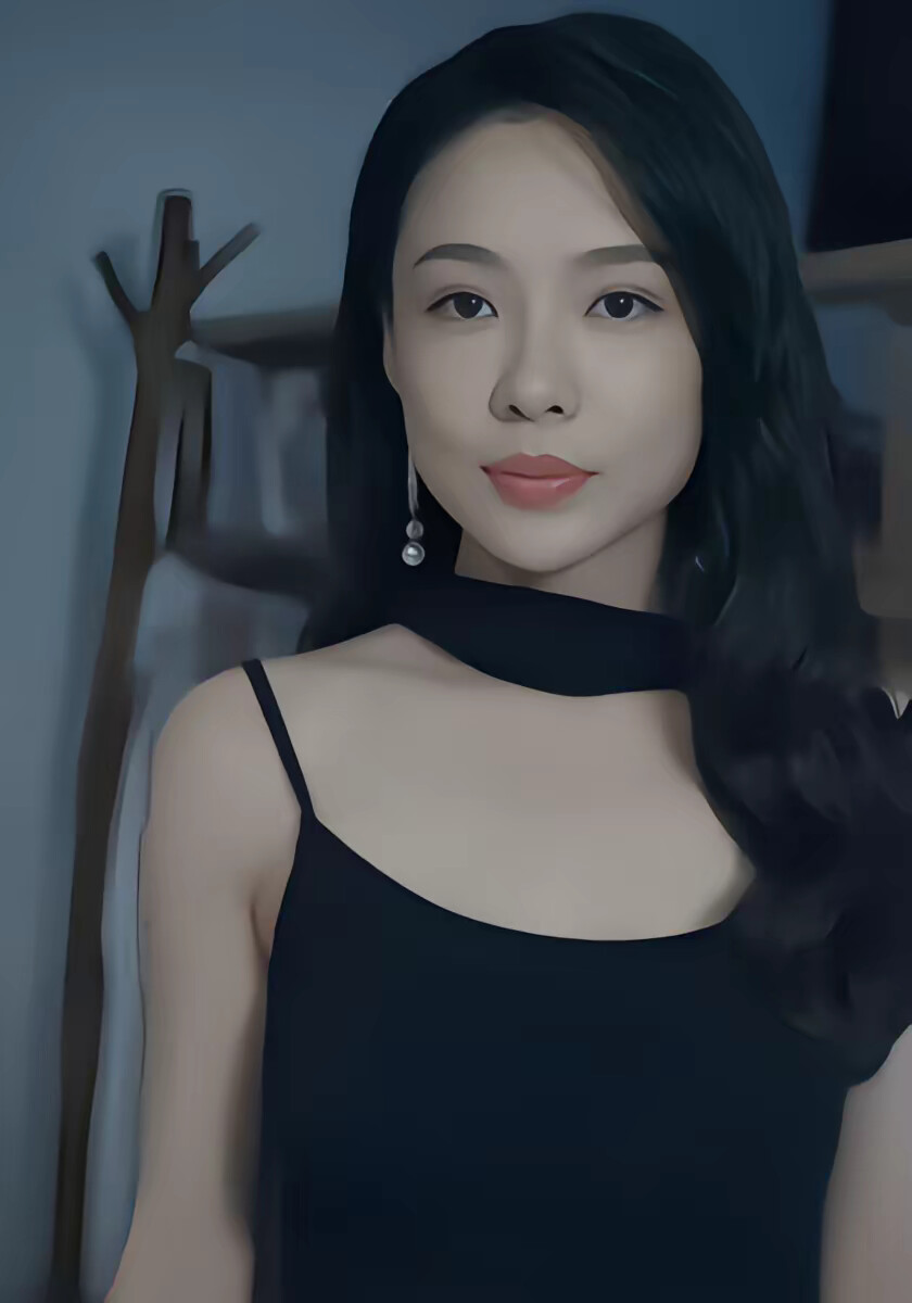 《她在深渊之巅》剧照