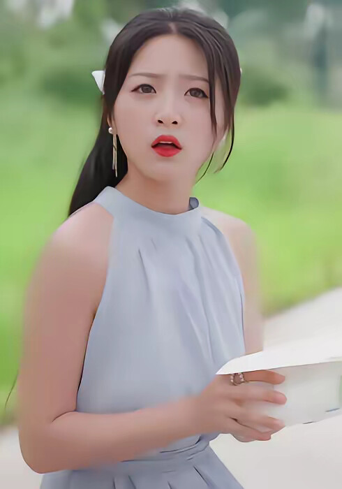 《表白翻车后校花闺蜜截胡了我》剧照