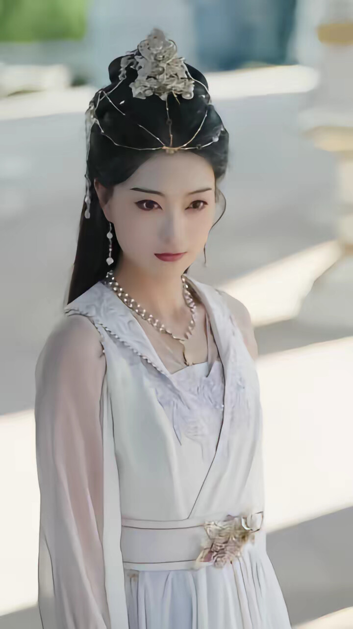 《我悟性满级你让我剑冢守墓百年》剧照