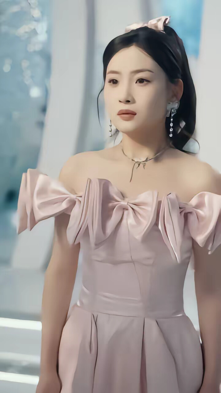 《先婚后爱，不，先吃瓜》剧照