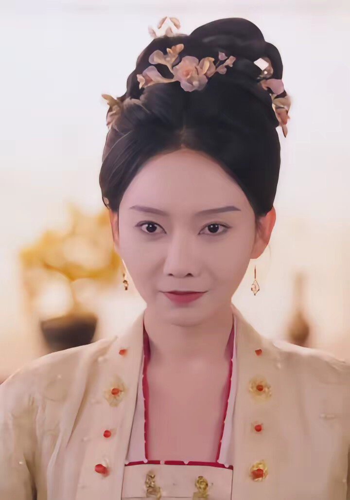 《开局三十二岁，重生收编全府》剧照