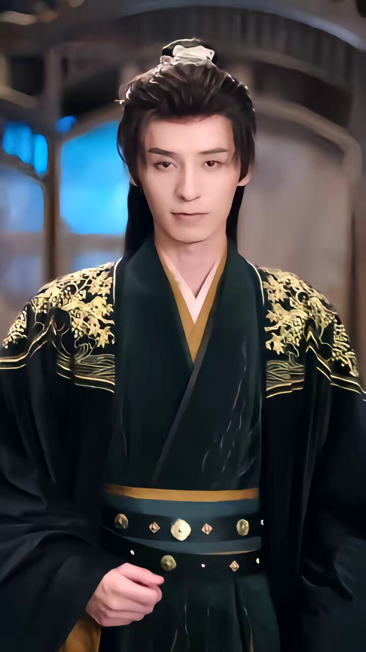 《重生女帝一抬眼，满朝大臣全跪了》剧照