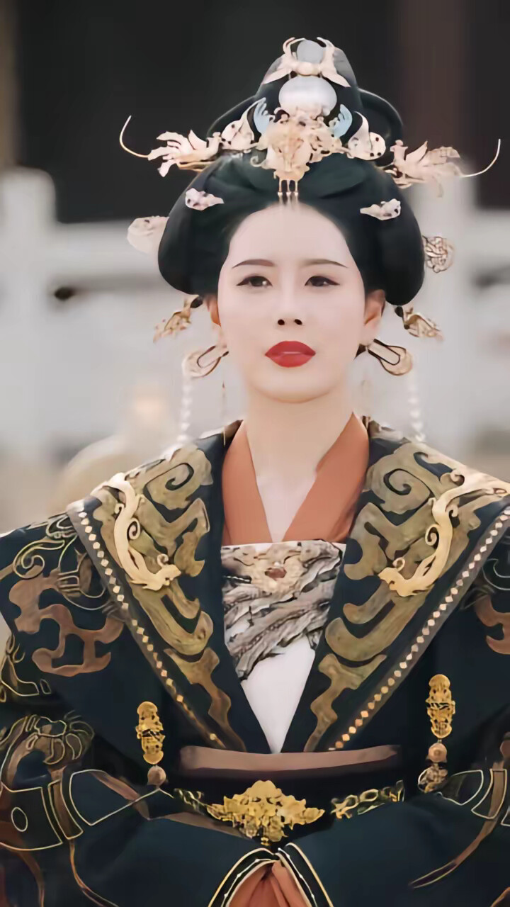 《病娇女帝：找到你了我的太傅大人》剧照