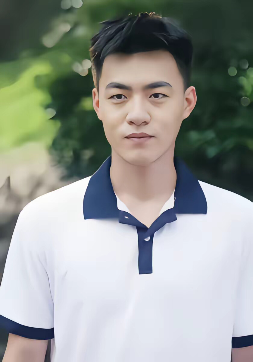 《重生后，我收养的偏执弟弟不装了》剧照