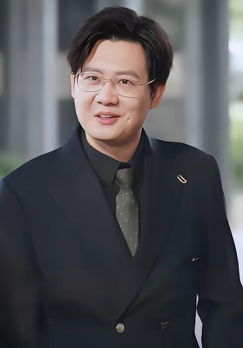 《我！家族继承人，开学追求校花》剧照