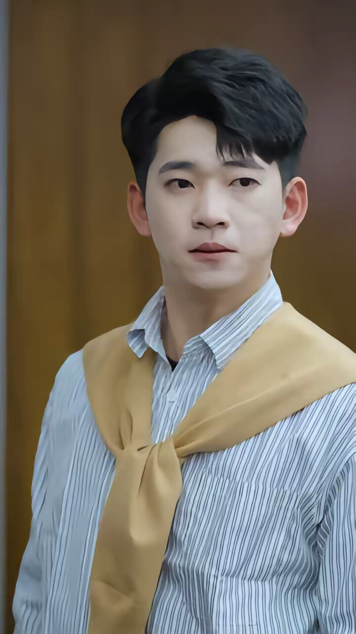 《被裁员后，我和老头拼职场》剧照