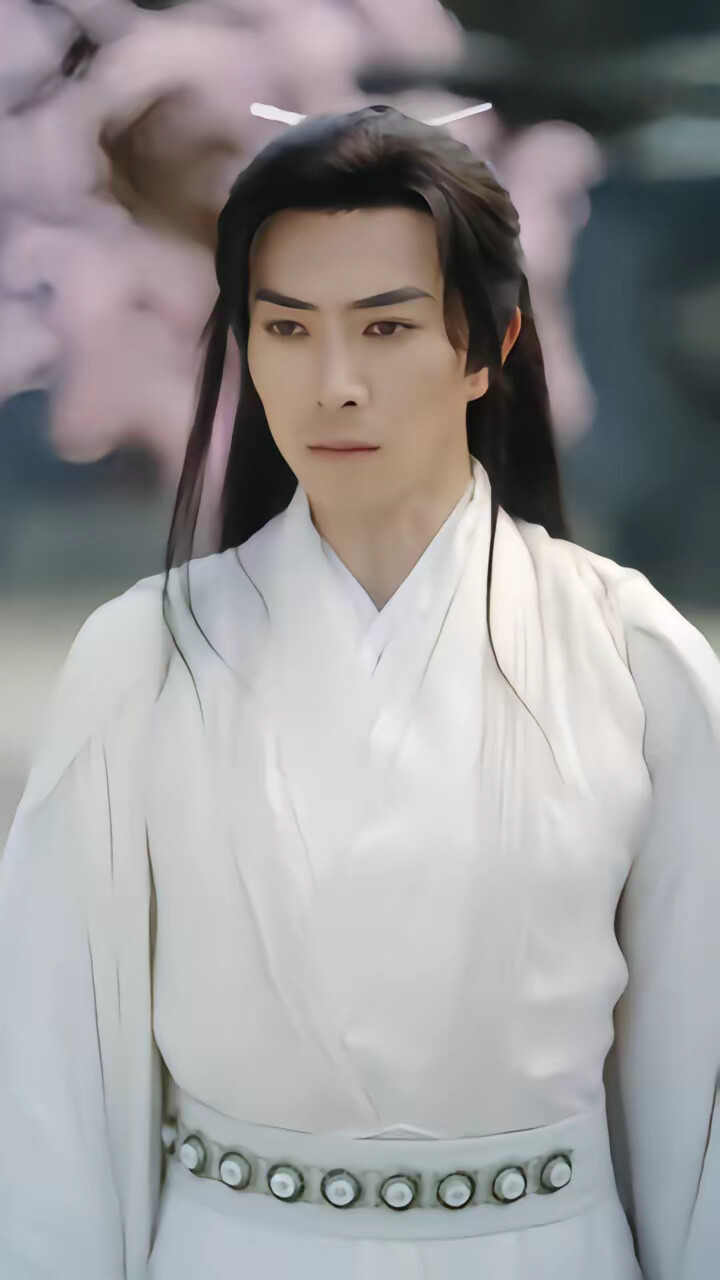 《清冷师兄不禁撩，师妹慢点跑》剧照