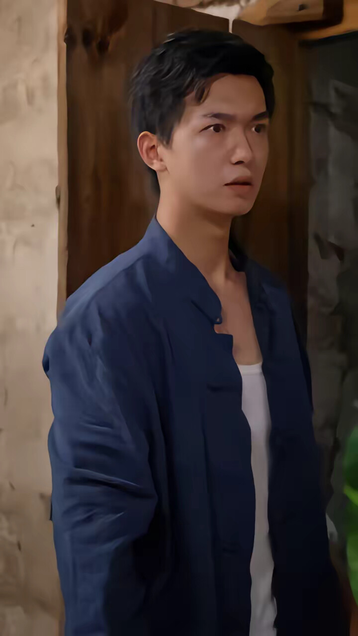 《路边的绣花鞋》剧照