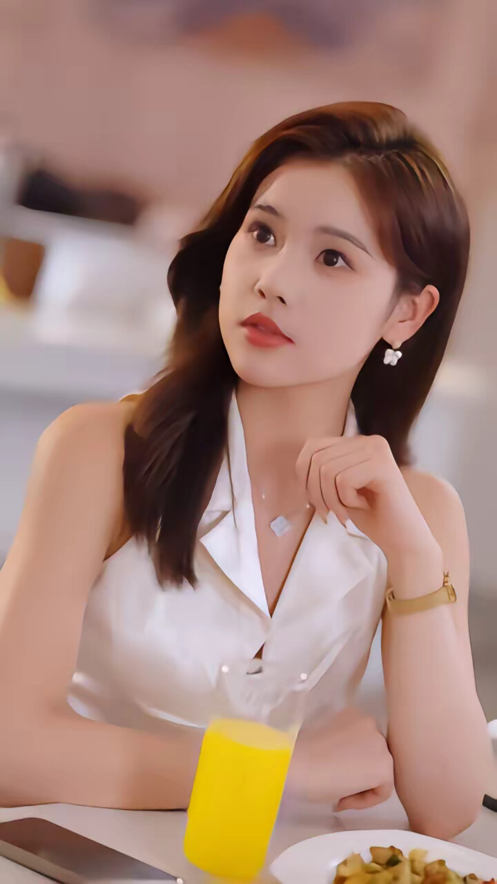 《财富自由从看到未来朋友圈开始》剧照