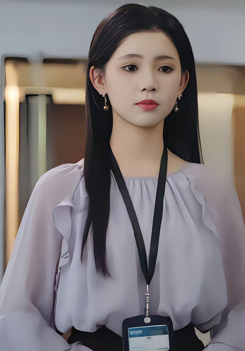 《空降老板外冷内热，竟是前男友》剧照