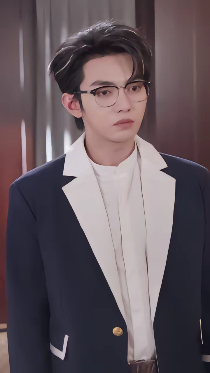 《乖乖入局，贺少拥我入怀》剧照