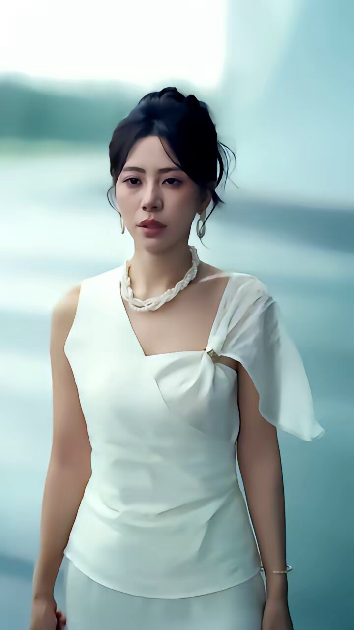 《你如星河坠落》剧照