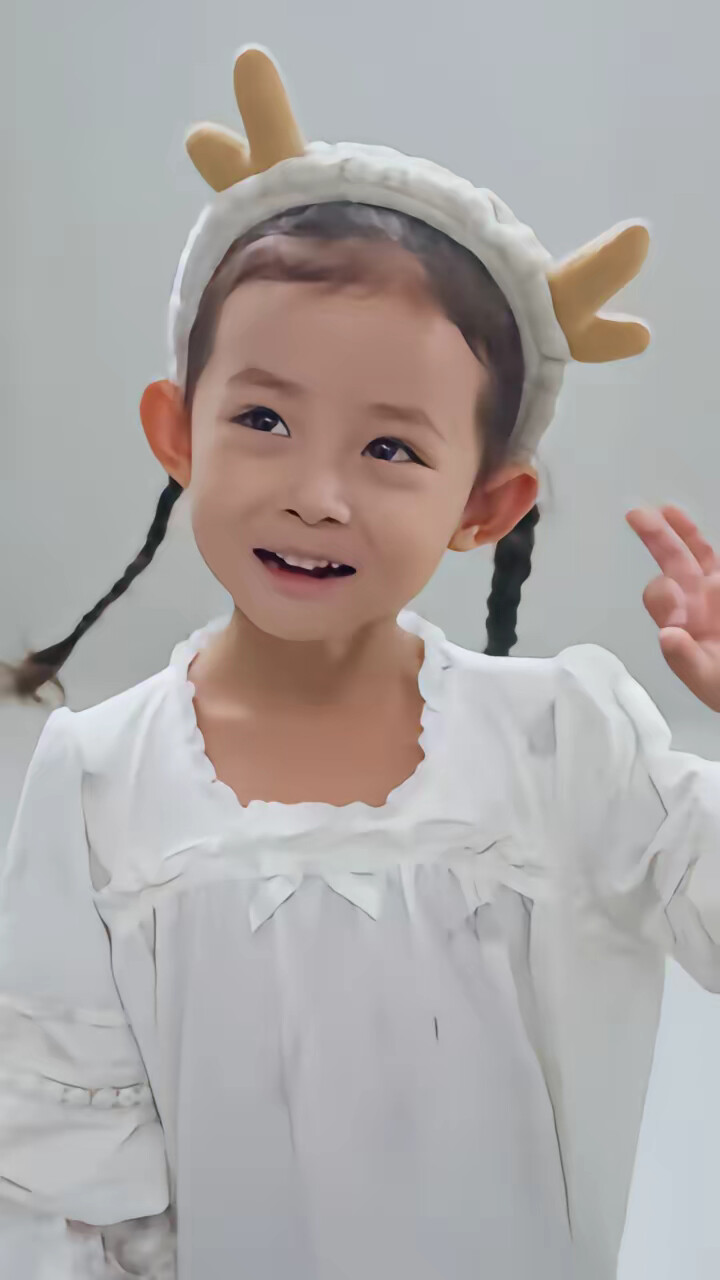 《玄学萌宝三岁半顶流爹地靠边站》剧照