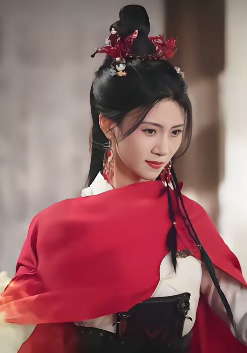 《上交亿倍灵石入宗，吓坏女帝师尊》剧照