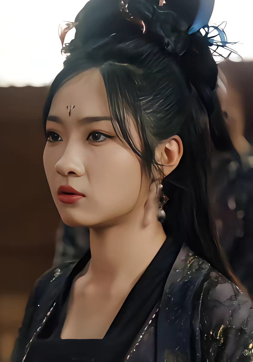 《师尊修为尽失后，宠妻系统来了》剧照