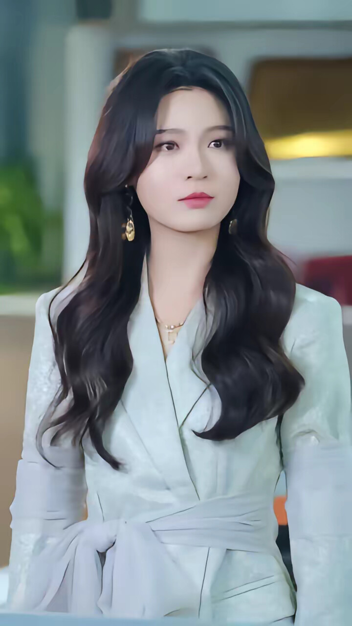 《江小姐归国后美又飒》剧照