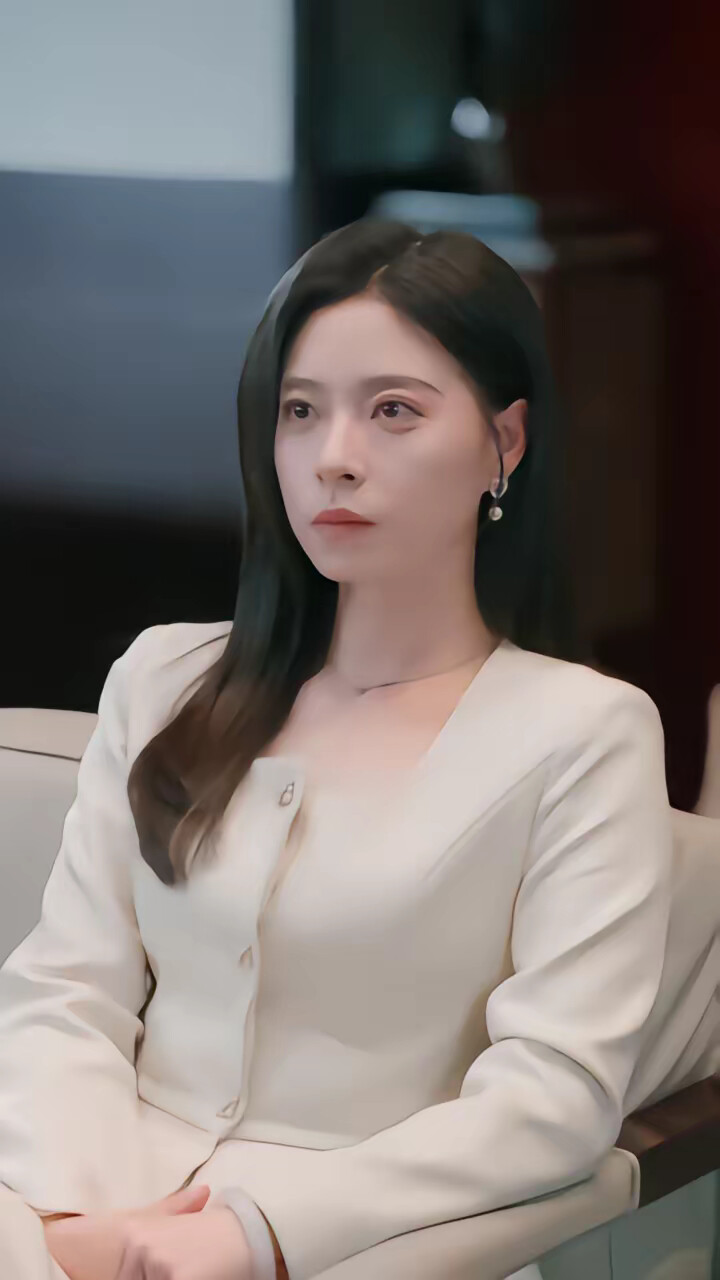 《拍卖会后，嫁给死对头》剧照