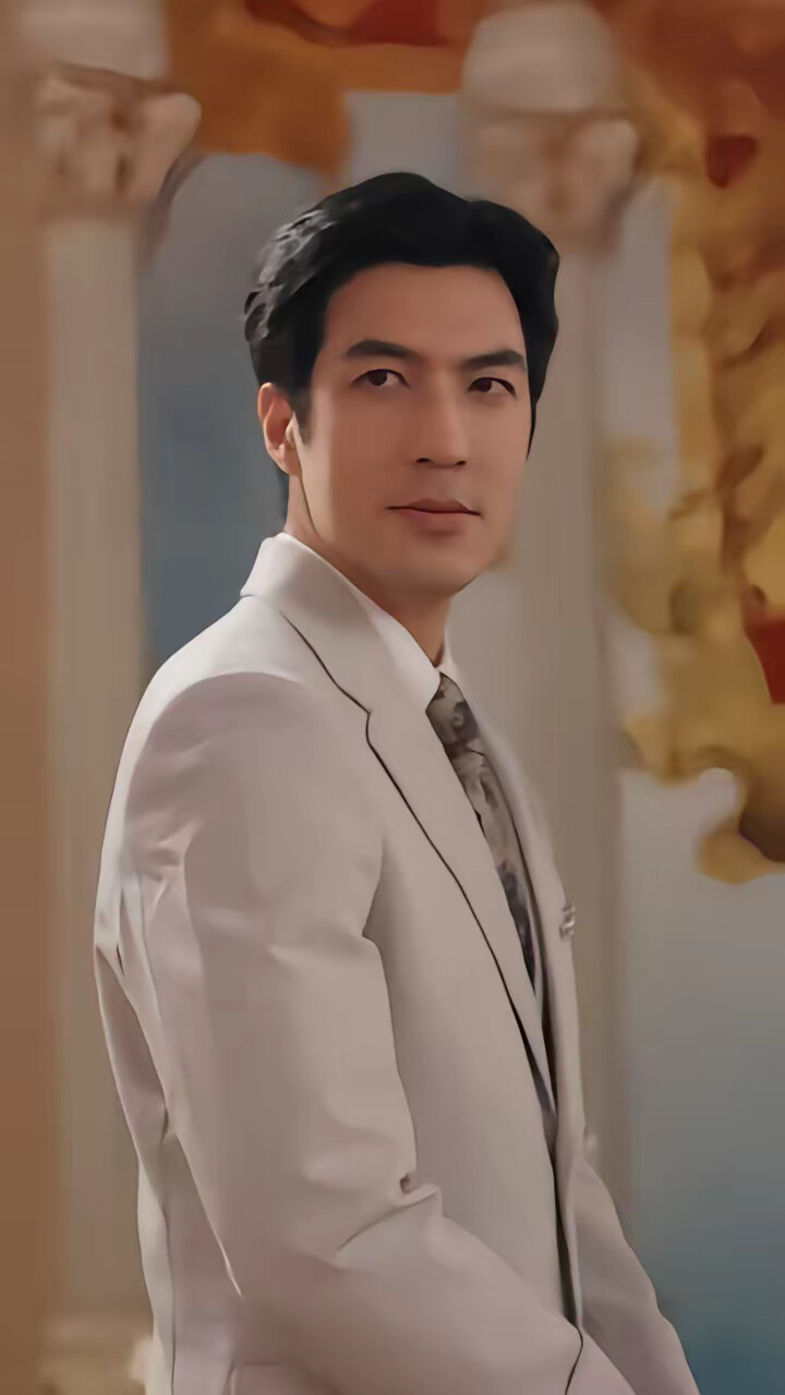 《四年后她带萌宝惊艳全球》剧照