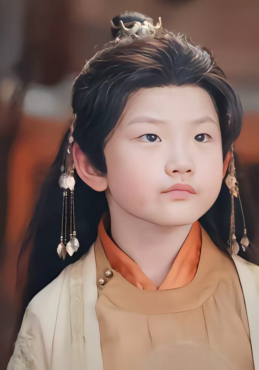 《皇帝不要脸偷听熊孩子心声》剧照