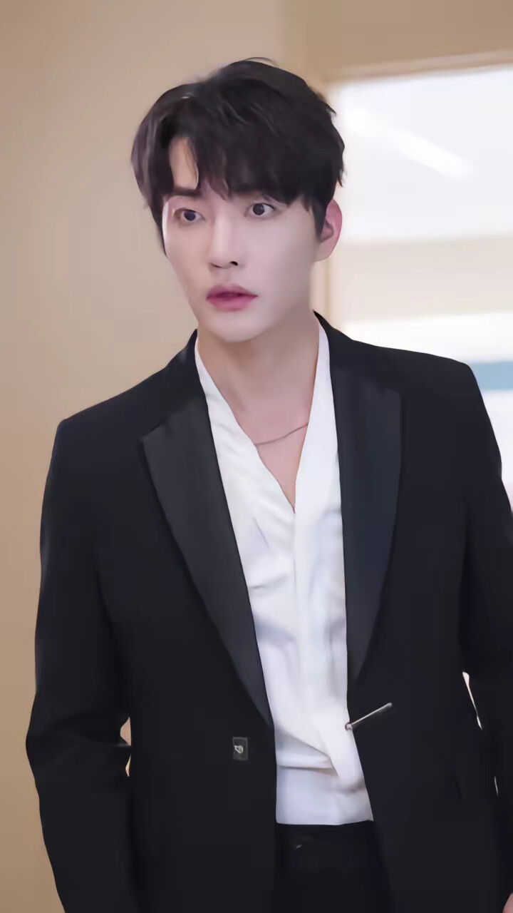 《跟死对头联姻后他欺负我》剧照