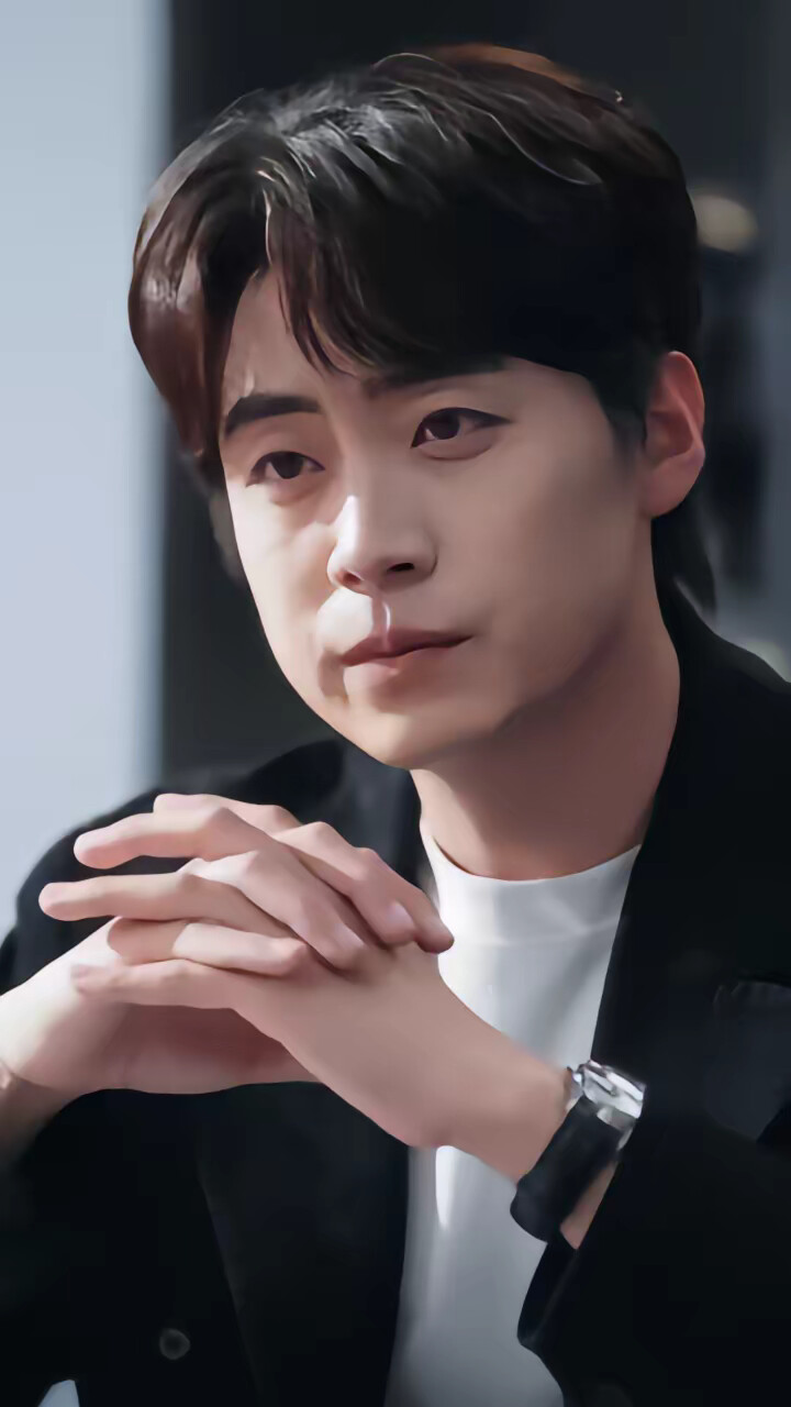 《你一个企业家，亲自给顾客开车门》剧照