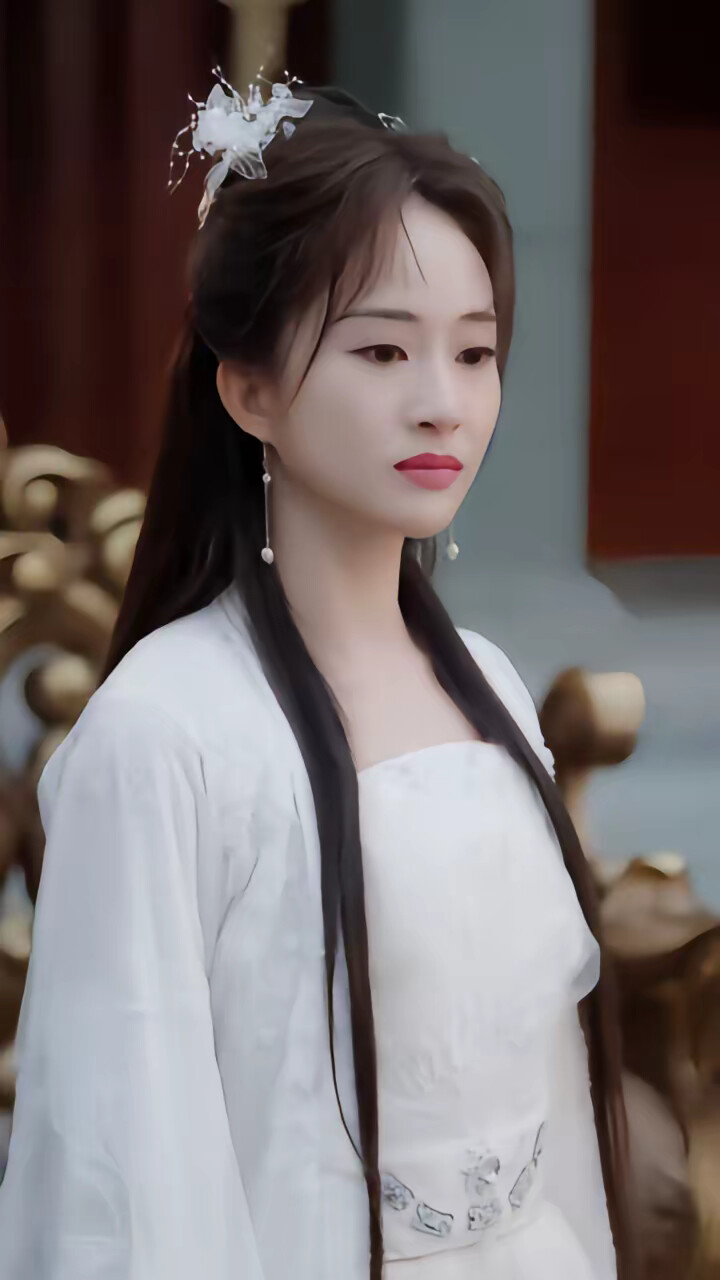 《我一介凡人，你让我斩神》剧照