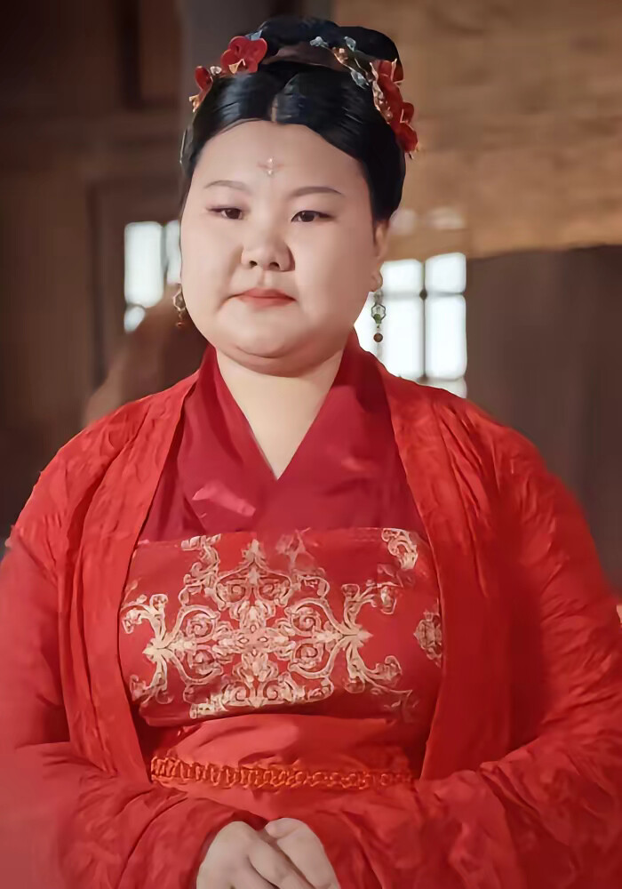 《穿进女尊世界后，我成了香饽饽》剧照