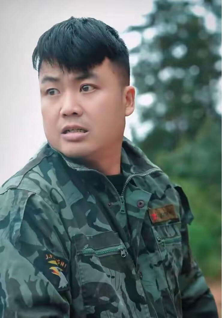 《迟来的爱是场债》剧照