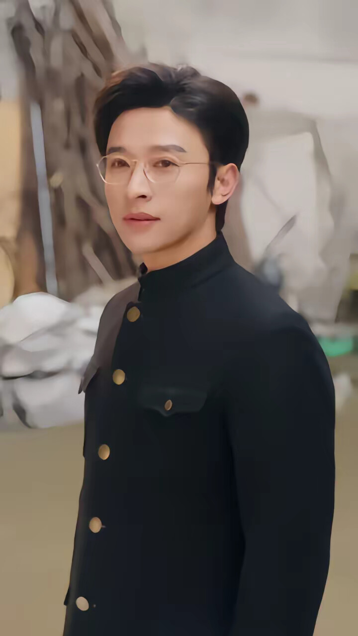 《前夫处处护青梅，搬空全家去下乡》剧照