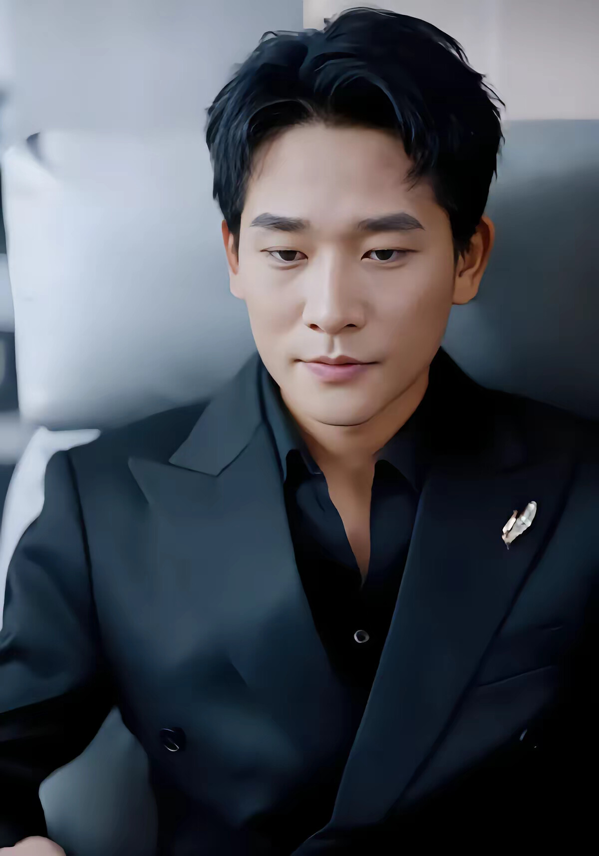 《闪婚娇妻竟是鉴宝大佬》剧照