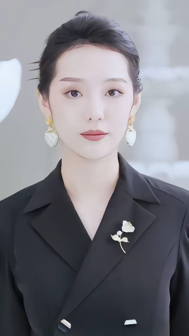 《玫瑰荆棘》剧照