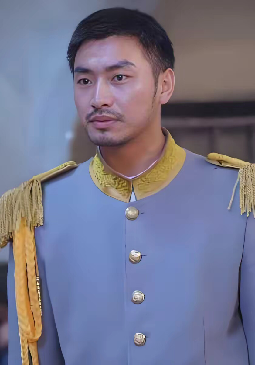 《小奶包被弃后，背着黄金成督军府团宠》剧照