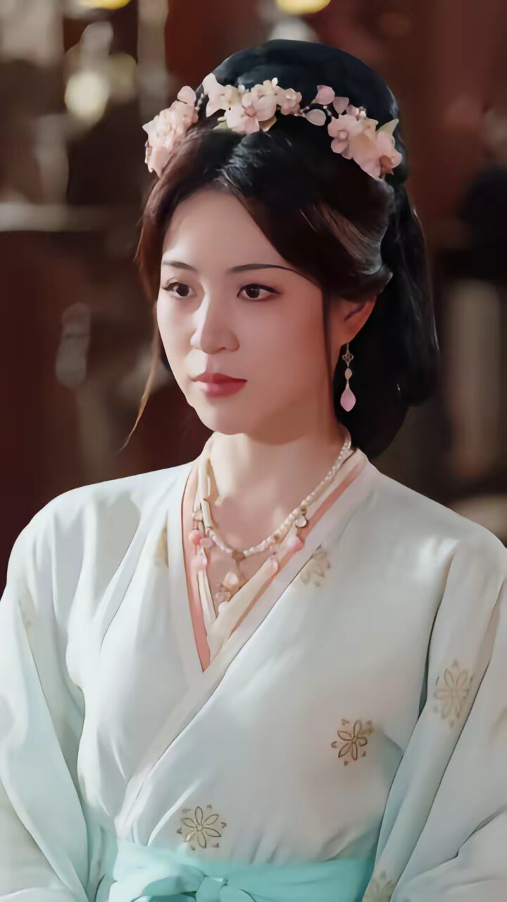 《你纳新贵！铮铮铁骑跪接我登基》剧照