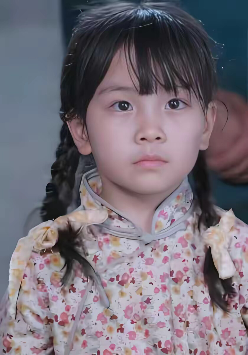 《小奶包被弃后，背着黄金成督军府团宠》剧照