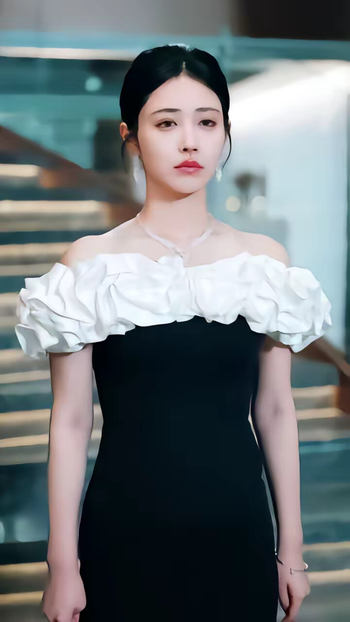 《穿越书中，女主人设崩了》剧照