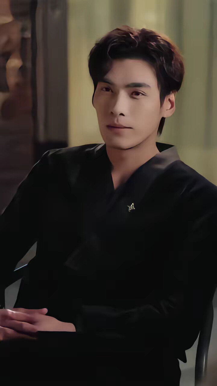 《相拥于烟火尽头》剧照