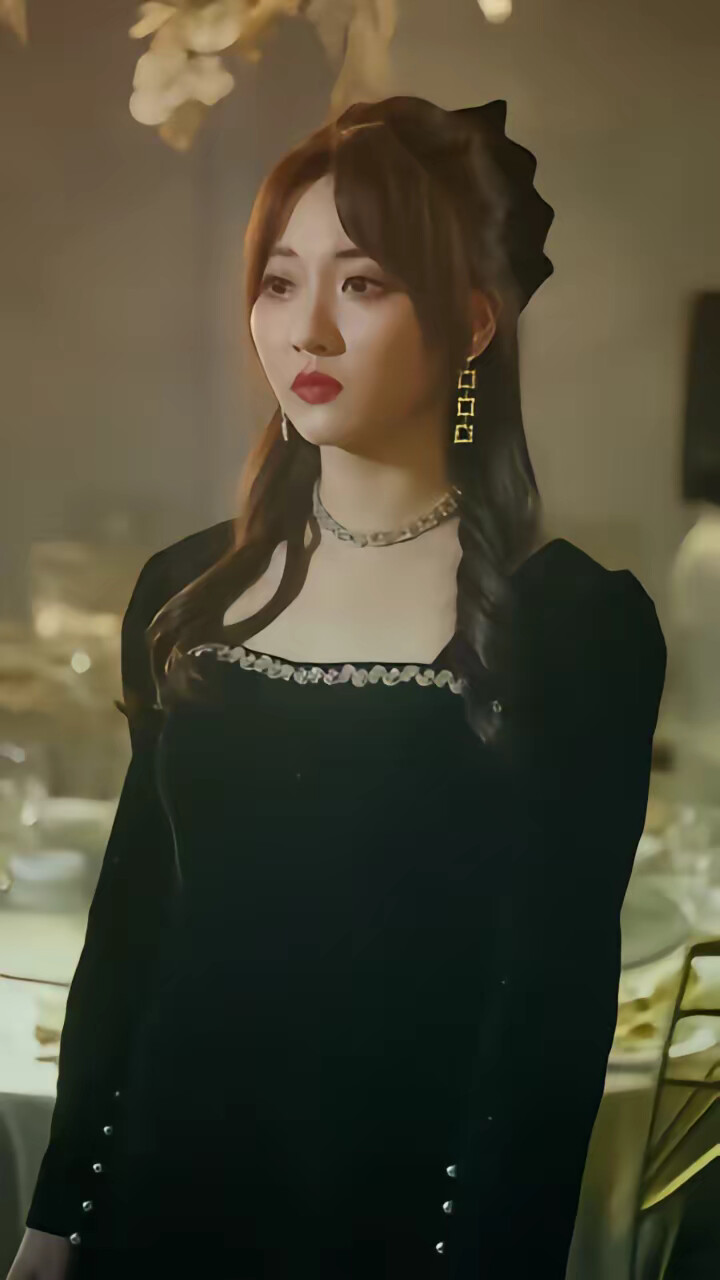 《归国后，双生女王她不装了》剧照