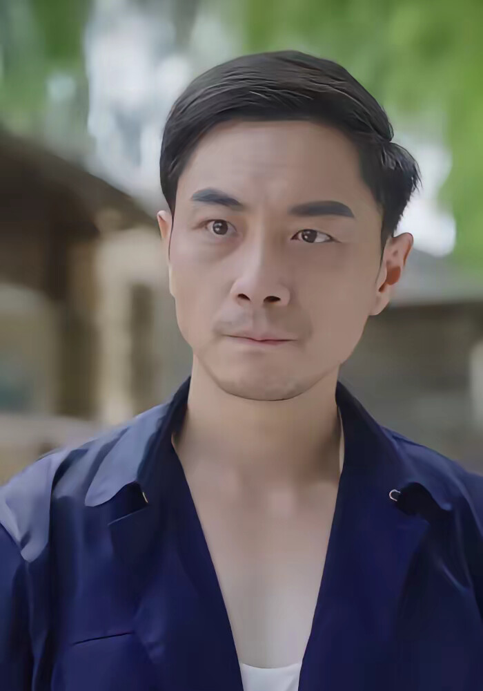 《糟土豆！烂窝头！带着拖油瓶滚球》剧照