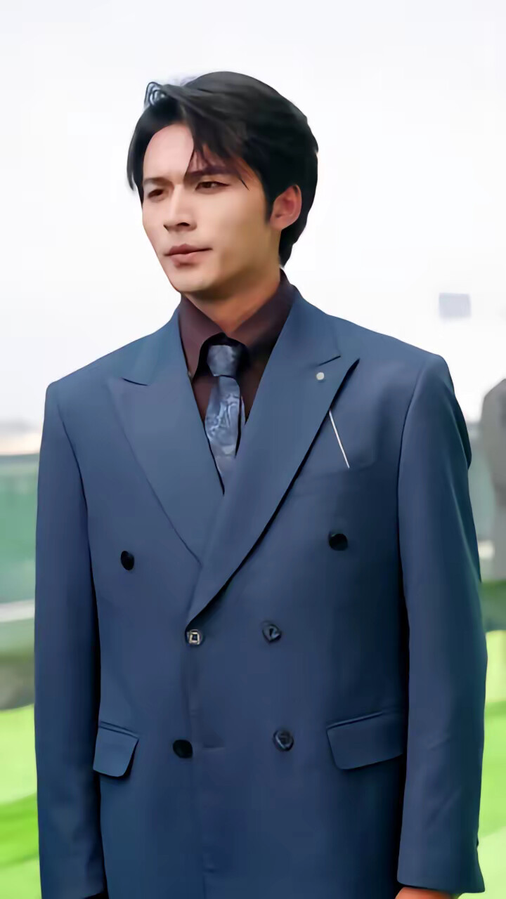 《香槟色枷锁》剧照