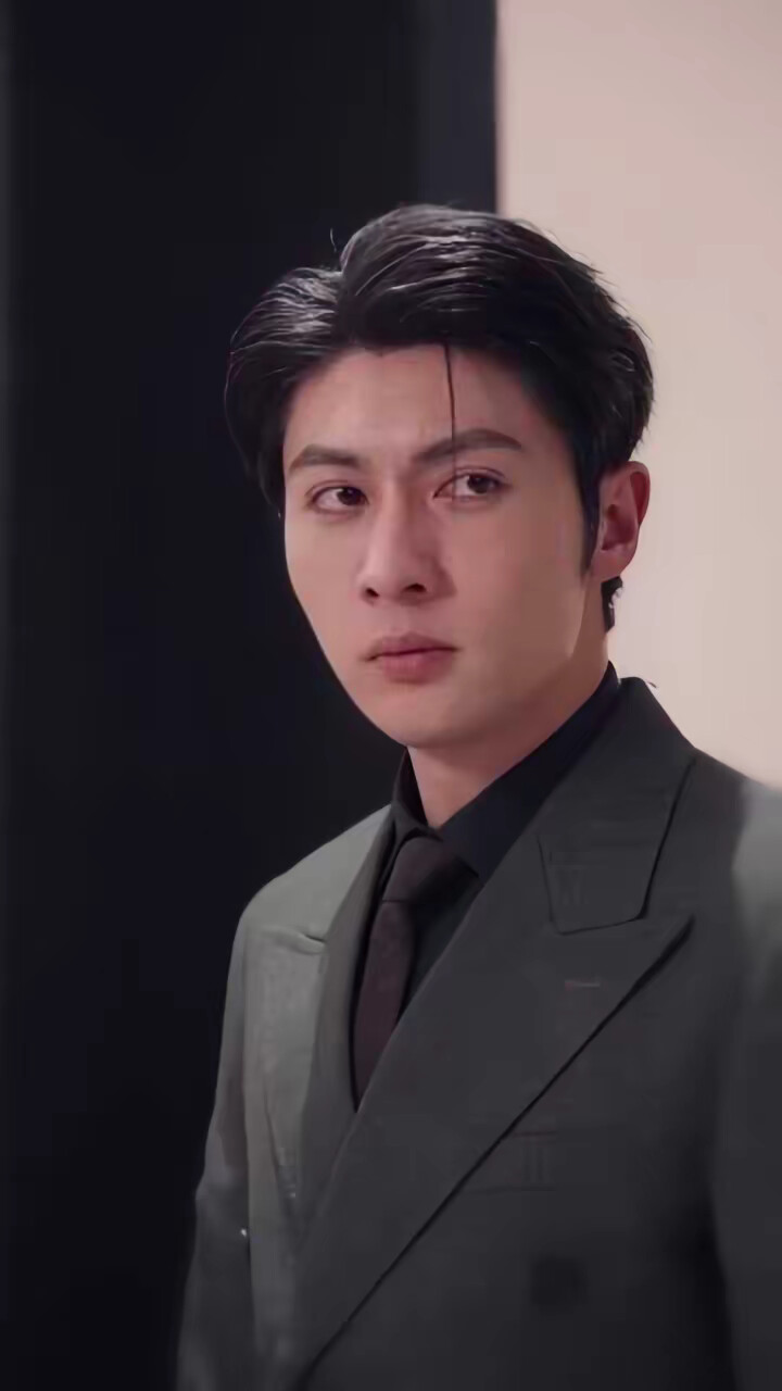 《危情暗涌》剧照