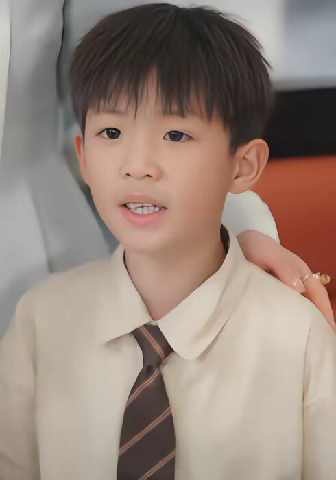 《米其林餐厅打卡，我逮到了前夫的亲亲小蜜》剧照