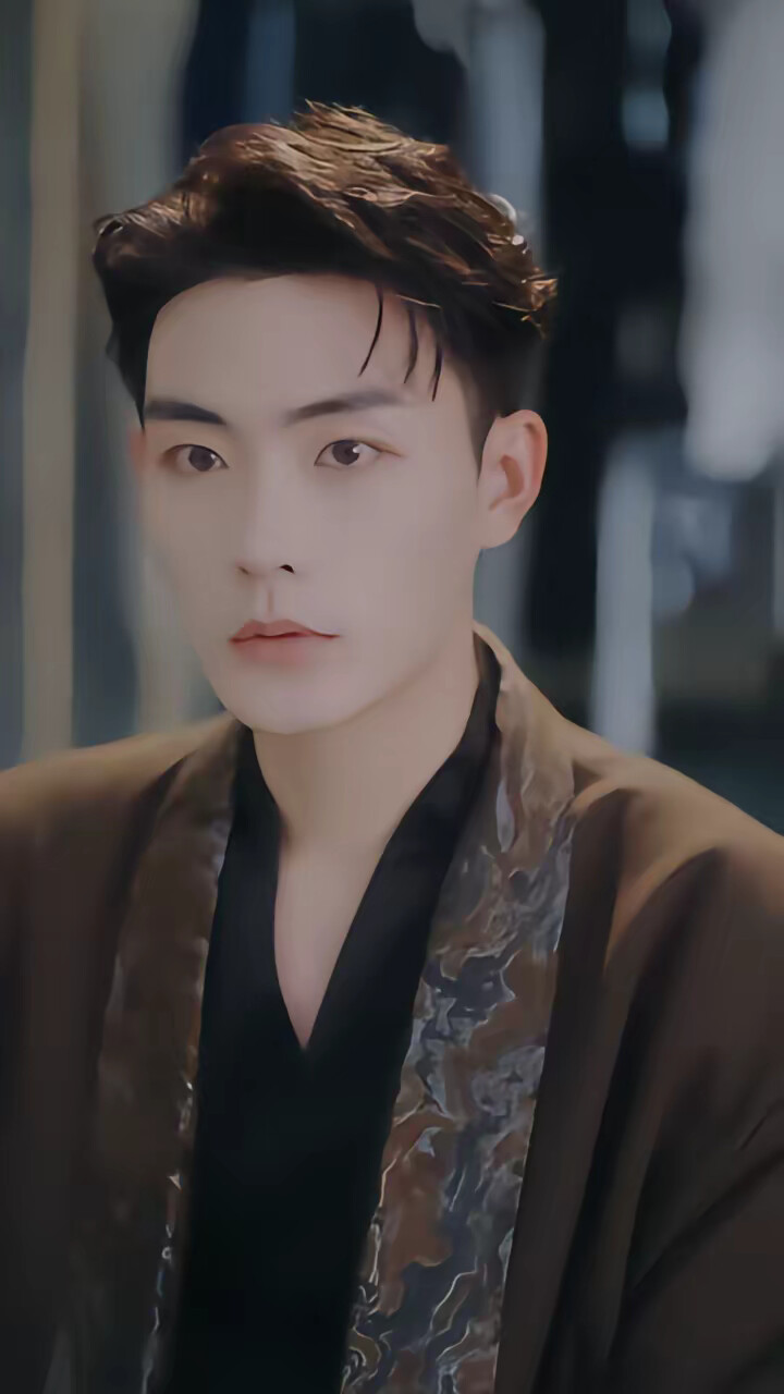 《古穿今：她靠修仙在现代风生水起》剧照