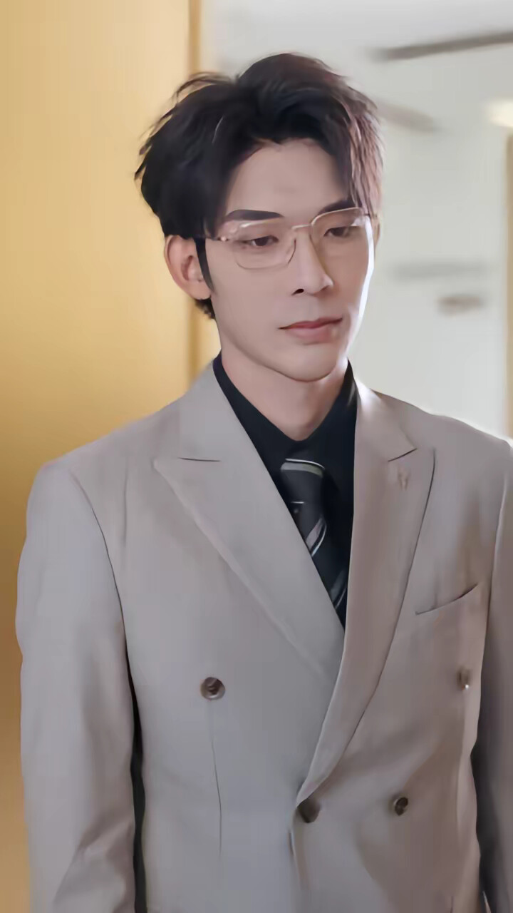 《重生退婚竹马后，冷艳靳爷他超会宠》剧照