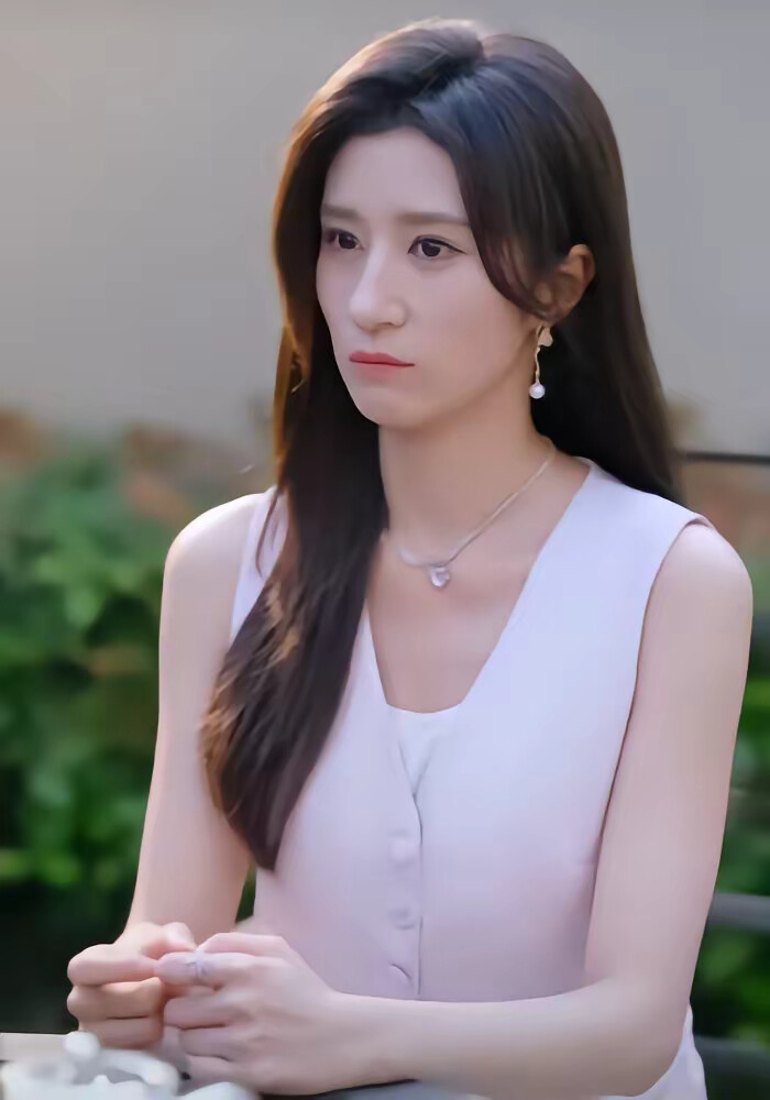 《商先生偏宠白月光》剧照